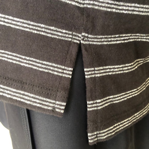LEVI’S BLACK/SILVER METALLIC STRIPE TOP - Picture 3 of 4